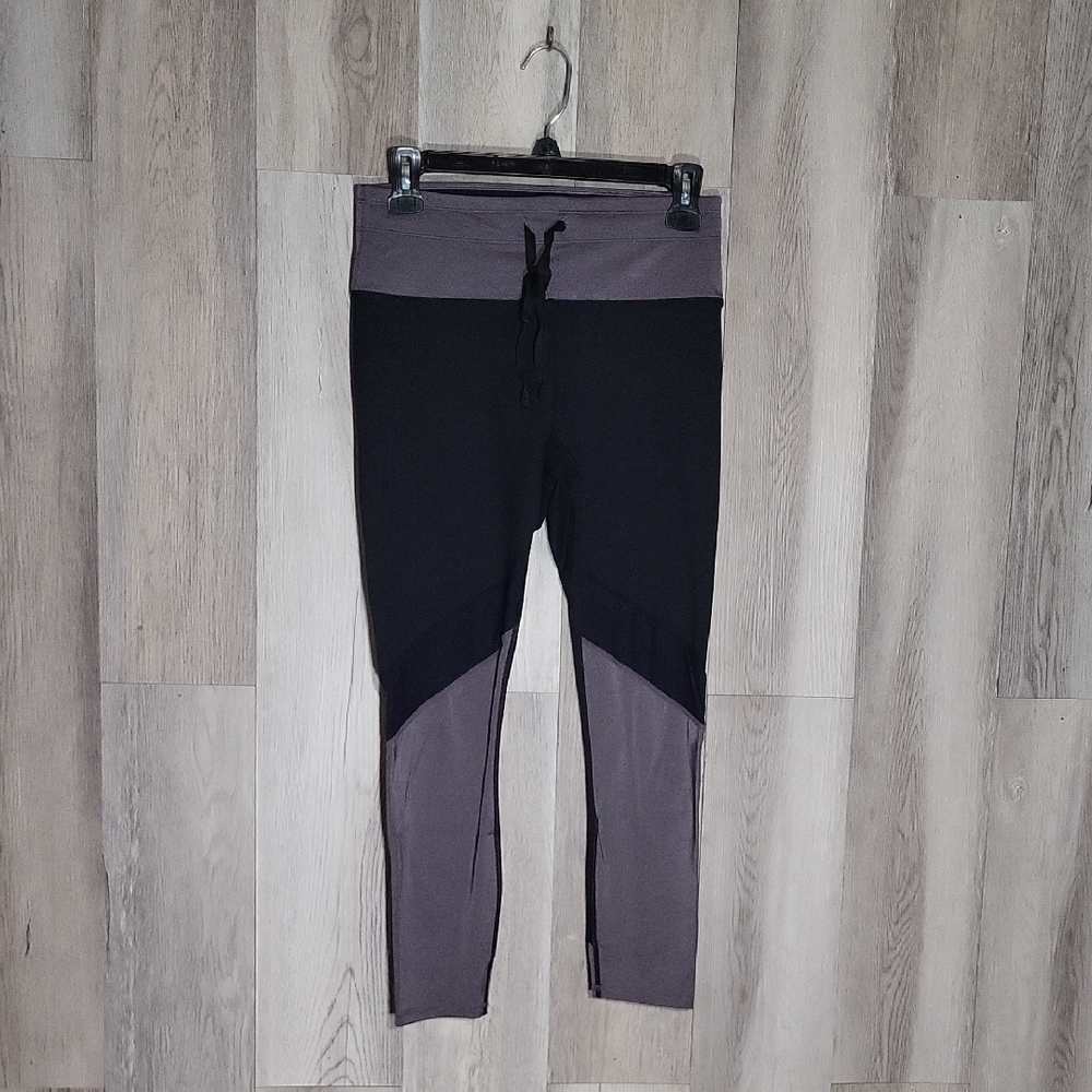 Fabletics Womens Med Define Powerhold High‎ Waisted Capri Leggings Activewear